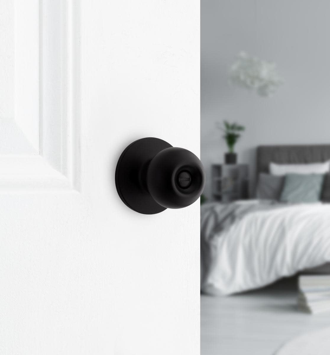 Kwikset SK3000RG Regina Privacy Door Knob Set with Round Rose from the Safe Lock Collection