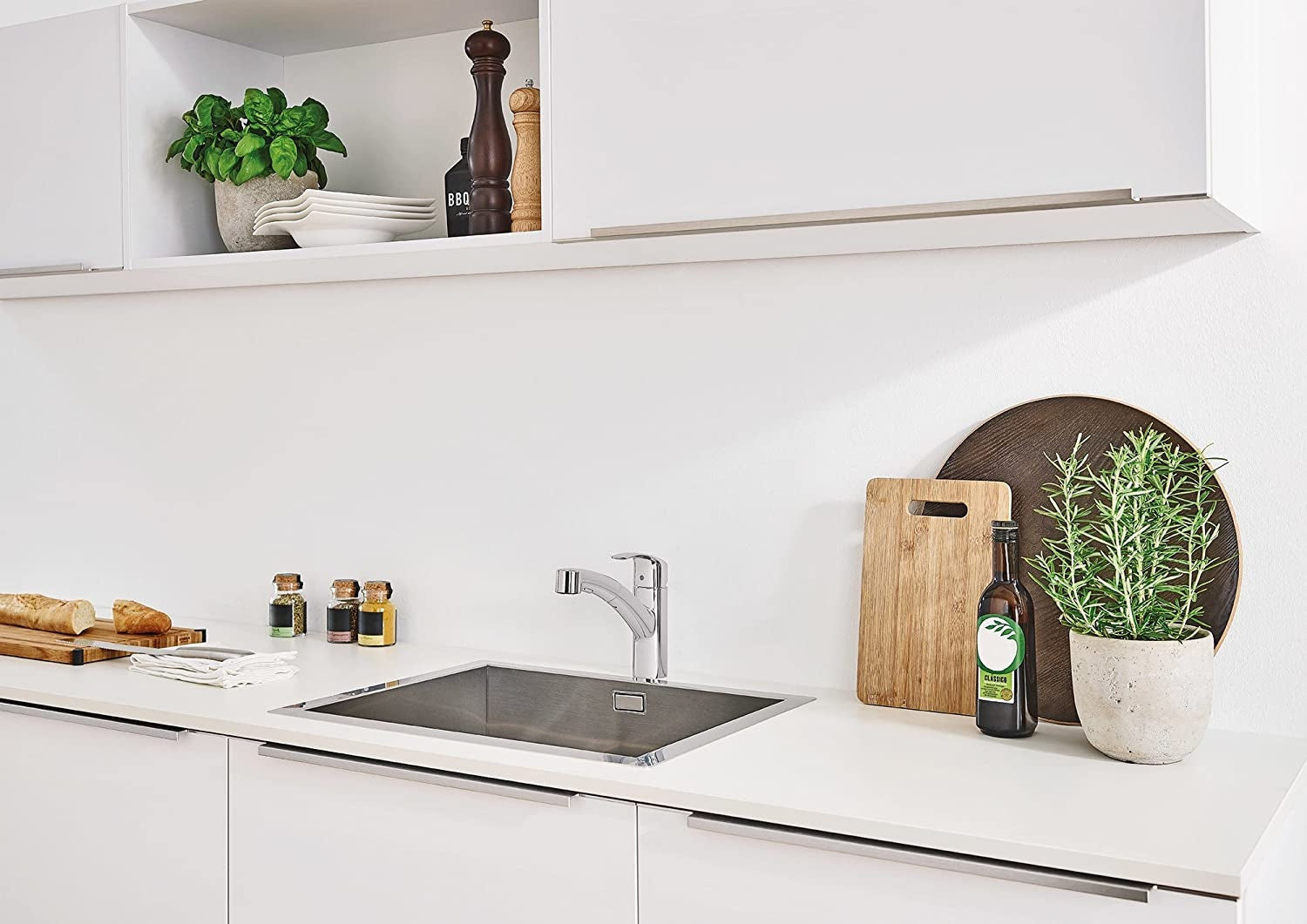 Grohe 30306000 Eurosmart Single-Handle Pull-Out Kitchen Faucet, StarLight Chrome