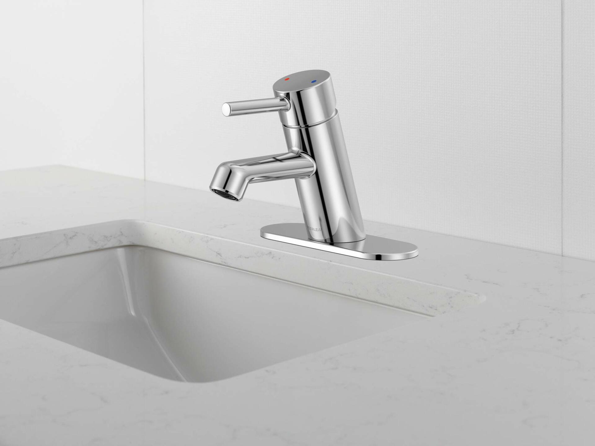 Peerless P1547LF Single Hole Bathroom Faucet 1.0 GPM (Chrome)