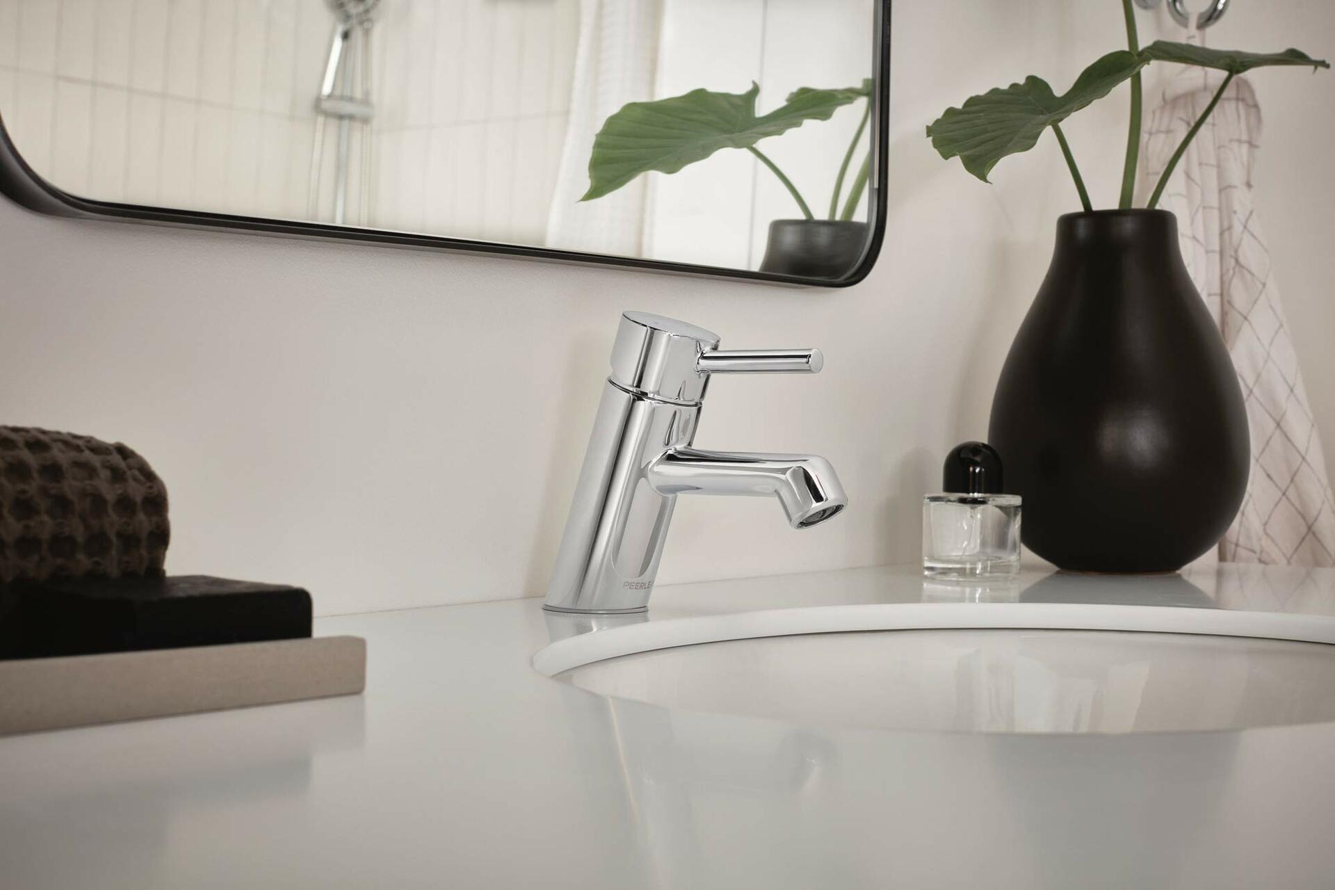 Peerless P1547LF Single Hole Bathroom Faucet 1.0 GPM (Chrome)