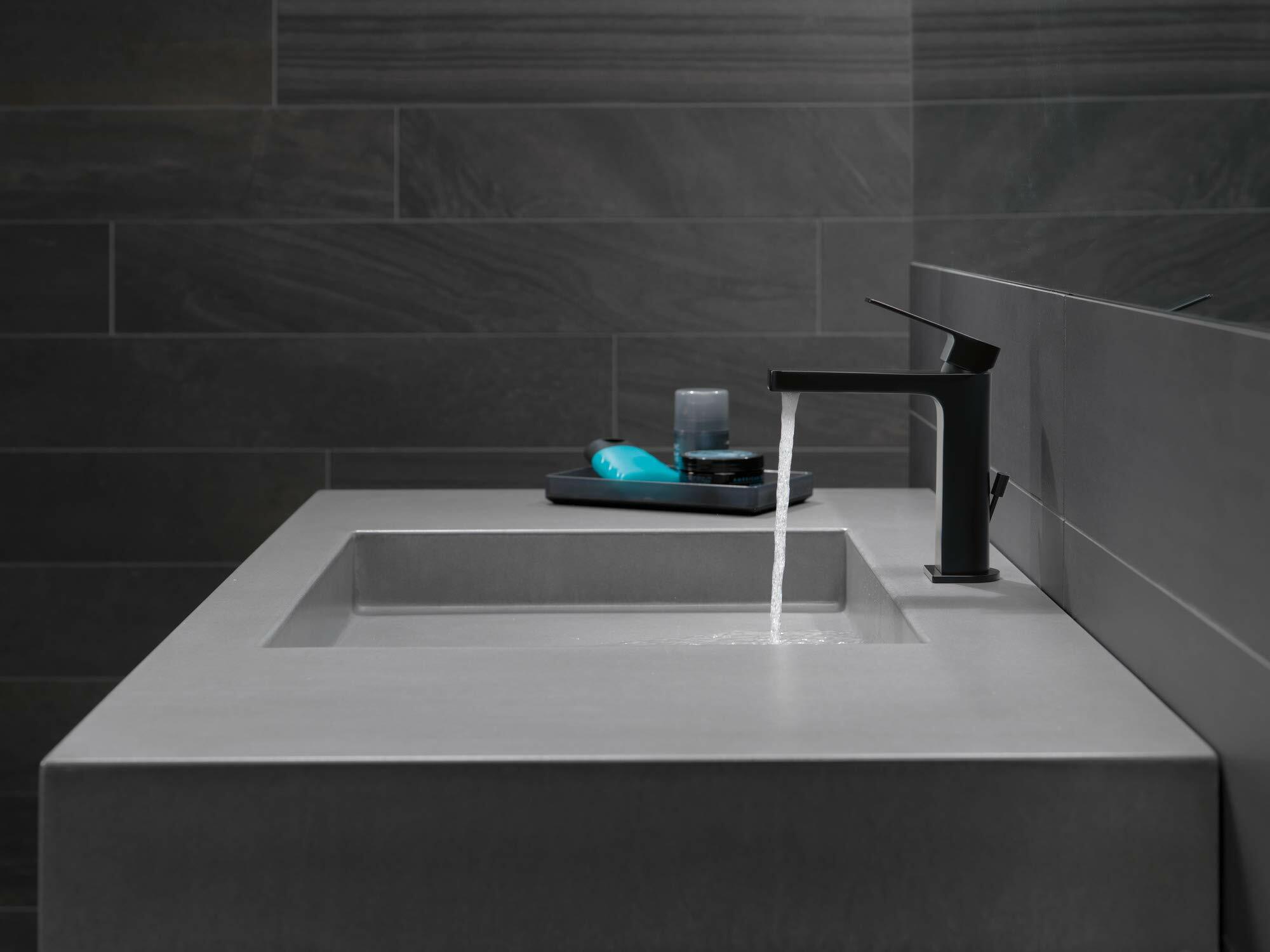 Delta Xander P1519LF-BL Bathroom Faucet Matte Black 1-Handle Deck Mount