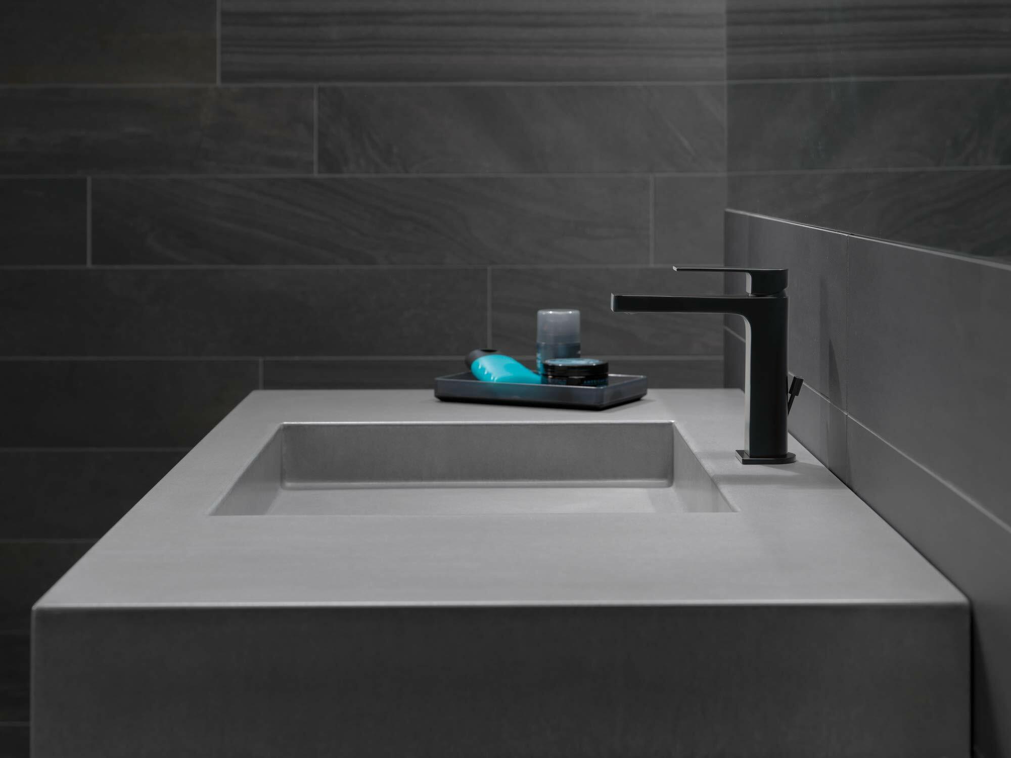 Delta Xander P1519LF-BL Bathroom Faucet Matte Black 1-Handle Deck Mount