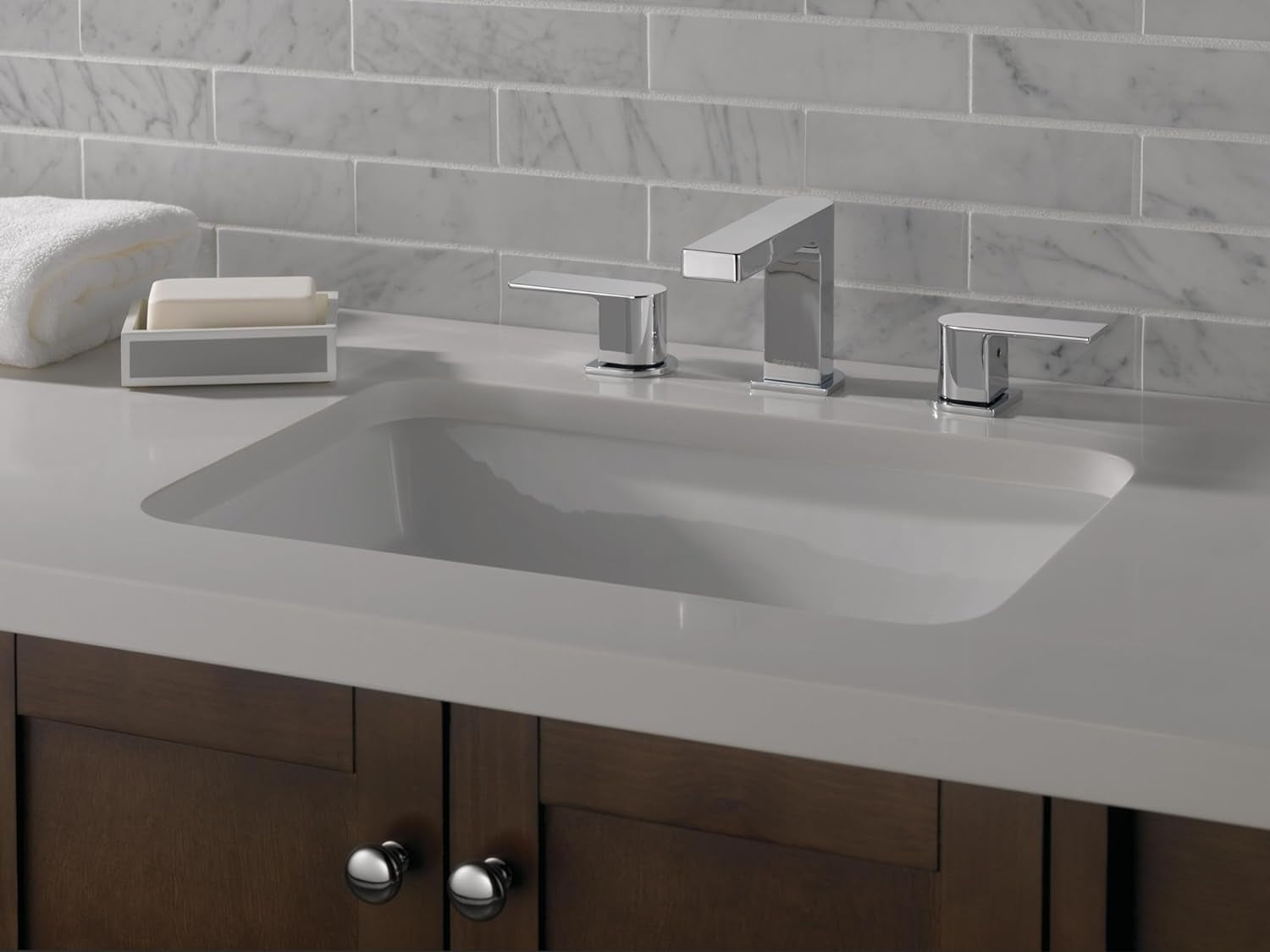 Peerless P3519LF Xander Widespread Two Handle Bathroom Faucet, Chrome