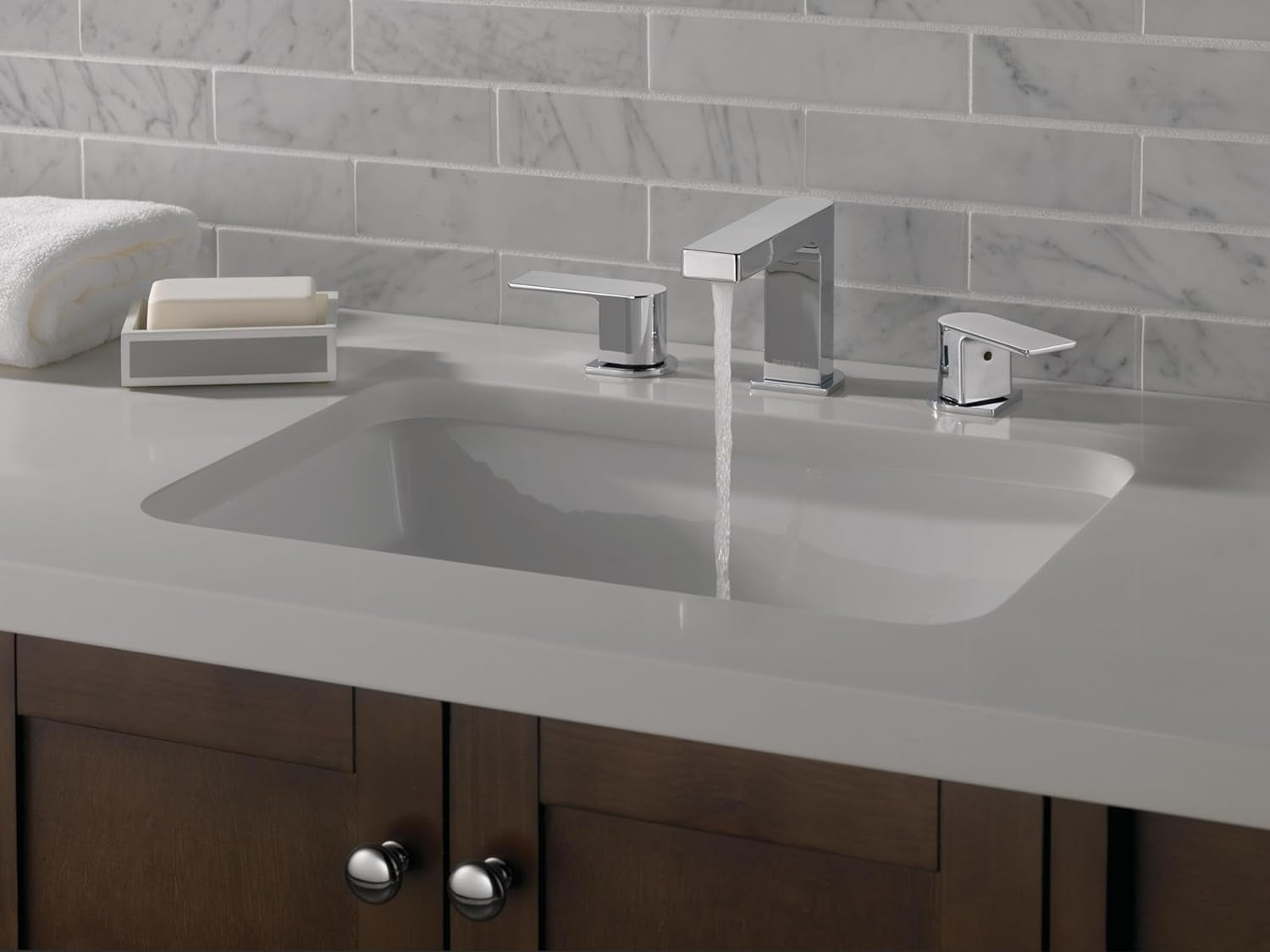 Peerless P3519LF Xander Widespread Two Handle Bathroom Faucet, Chrome